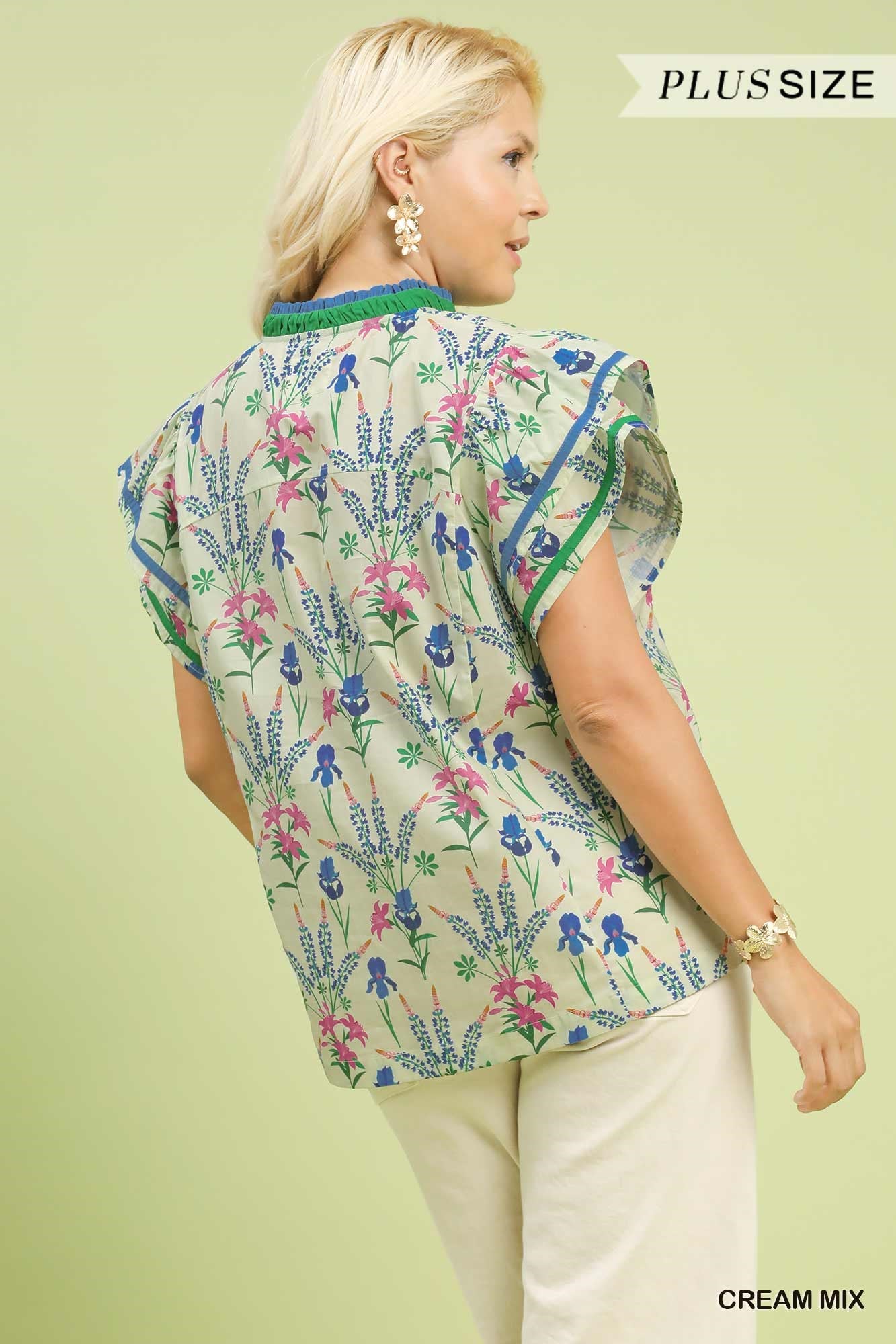 WK1480 Curvy Mix Floral Print Top with Contrast Trim