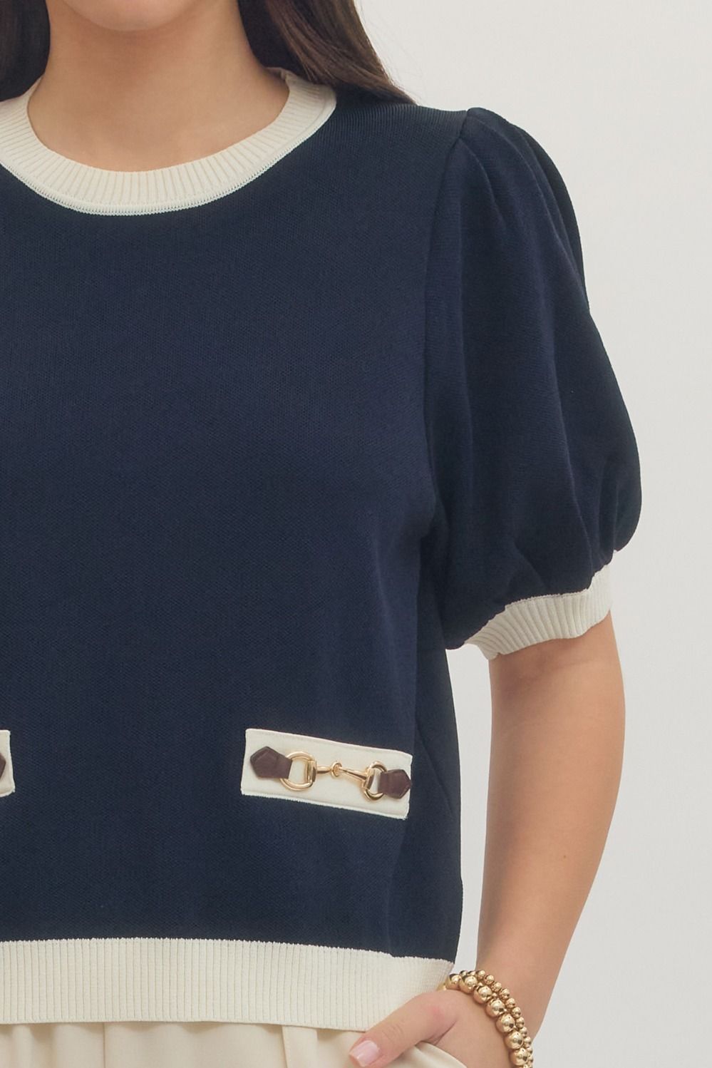 T31107 Horsebit Accent Top