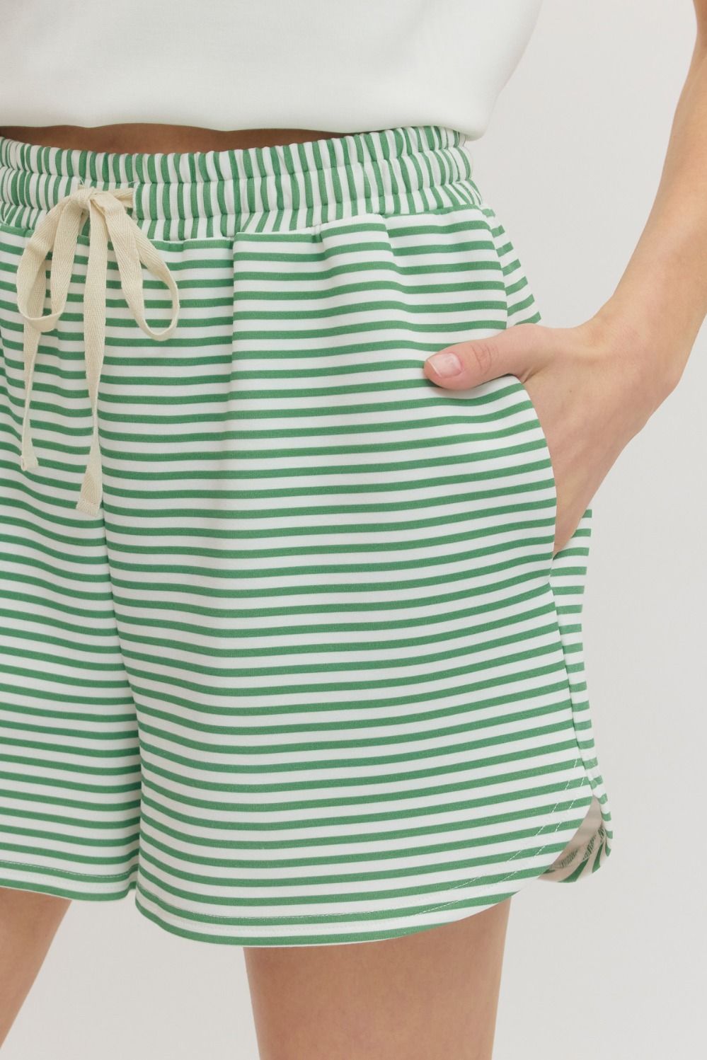 P30998 Striped Shorts