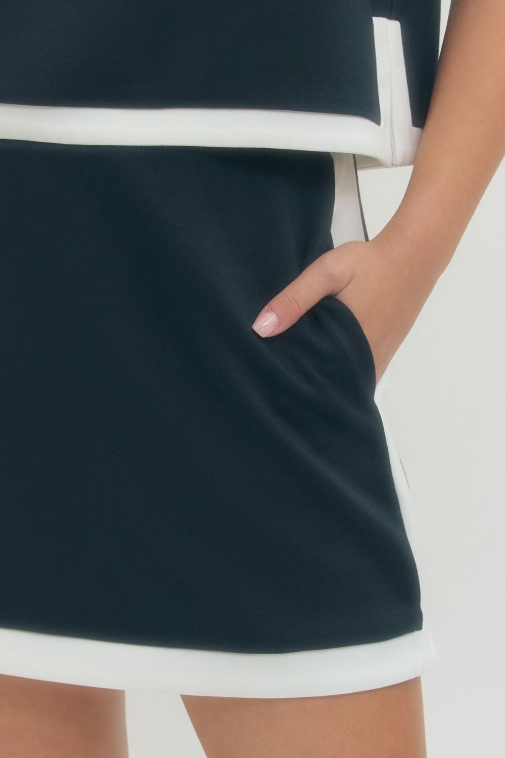 S28726 Solid Mini Skirt