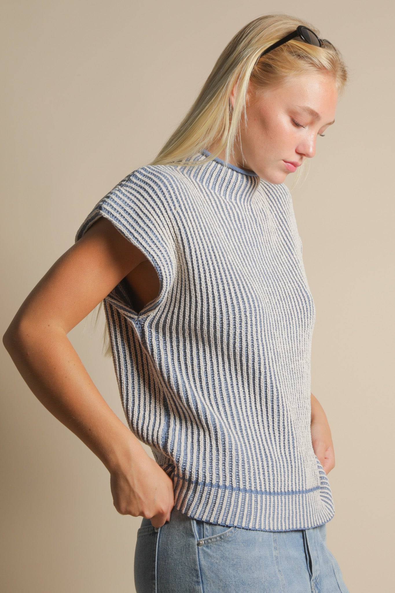 12W3388N Two Tone Ribbed Sweater Vest