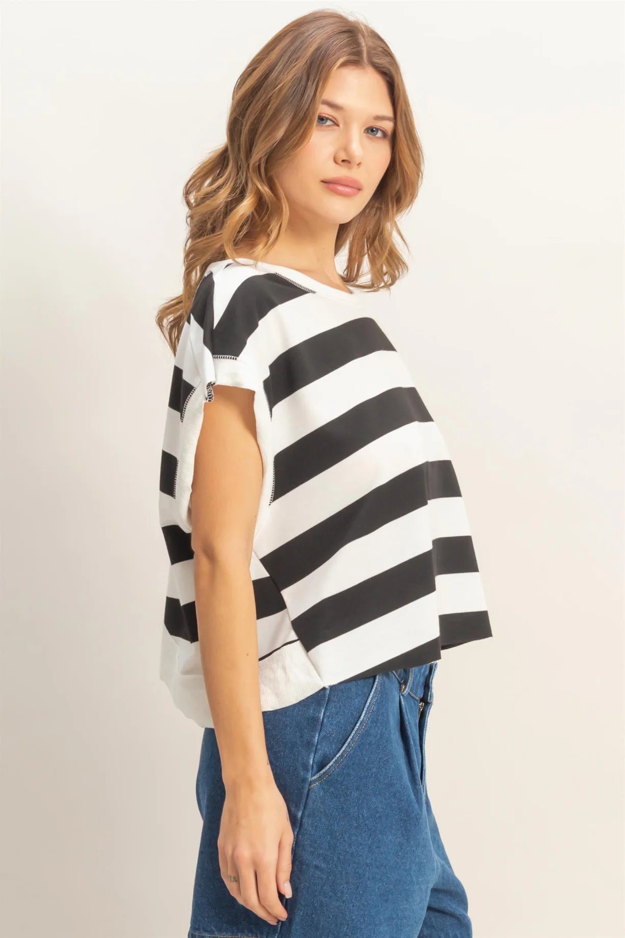 HF26C391 Striped Boxy Crew Neck Top