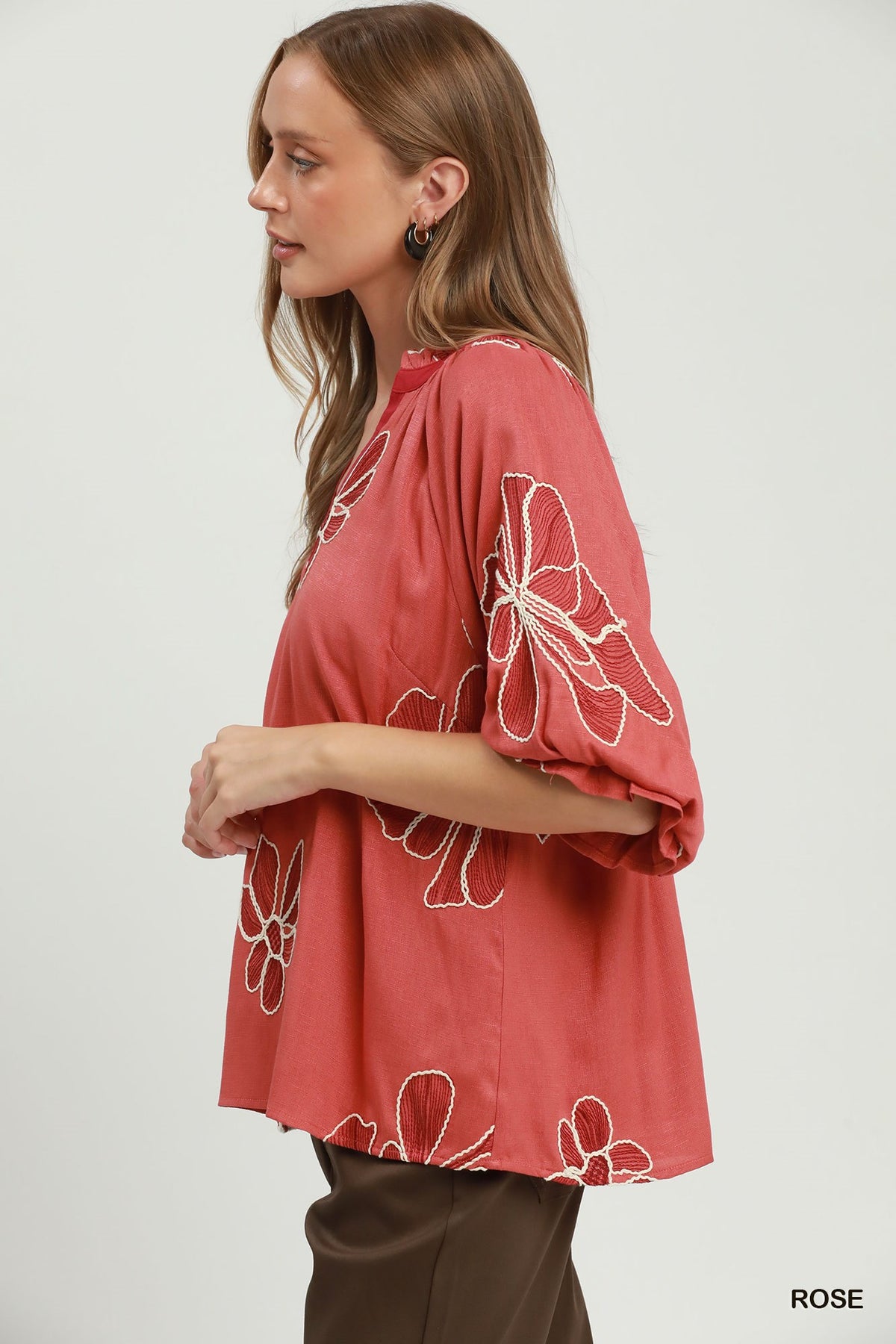 D1147 Floral Embroidered V-Neck Top