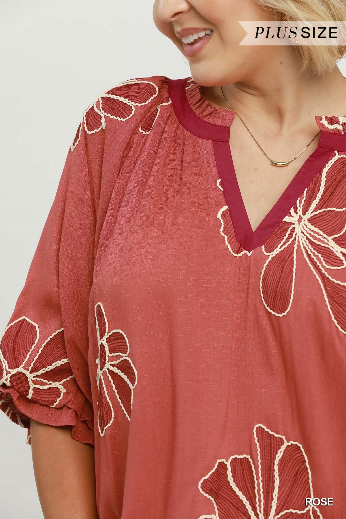 WD1147 Curvy Floral Embroidered V-Neck Top