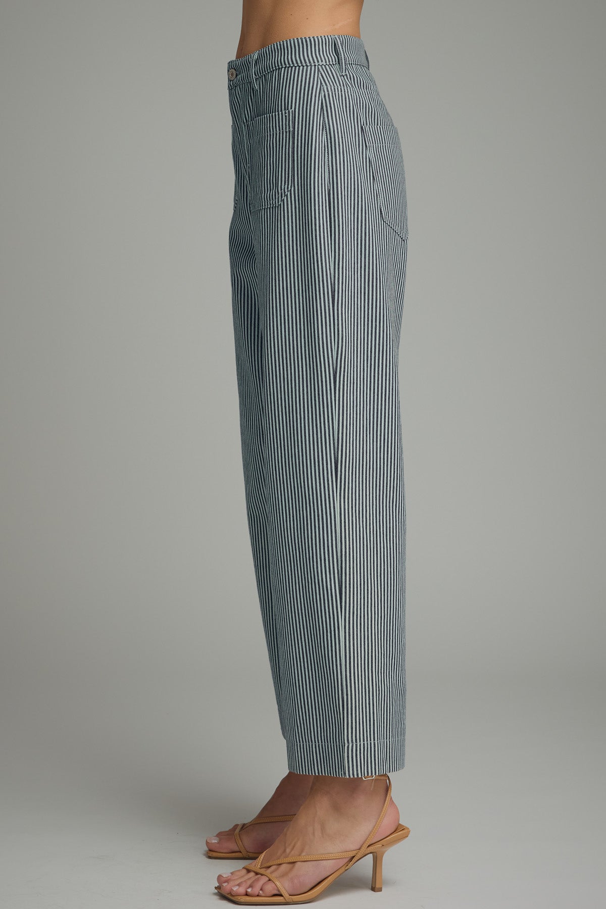 P31955 Striped Wide Leg Cropped Pants