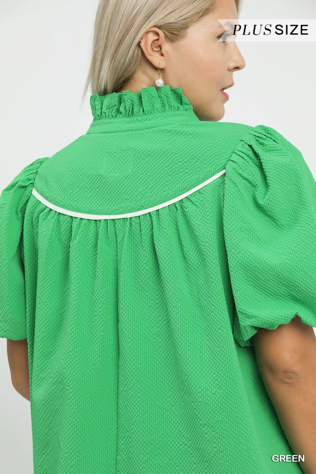 WC5907 Curvy Textured Puff Sleeve Top