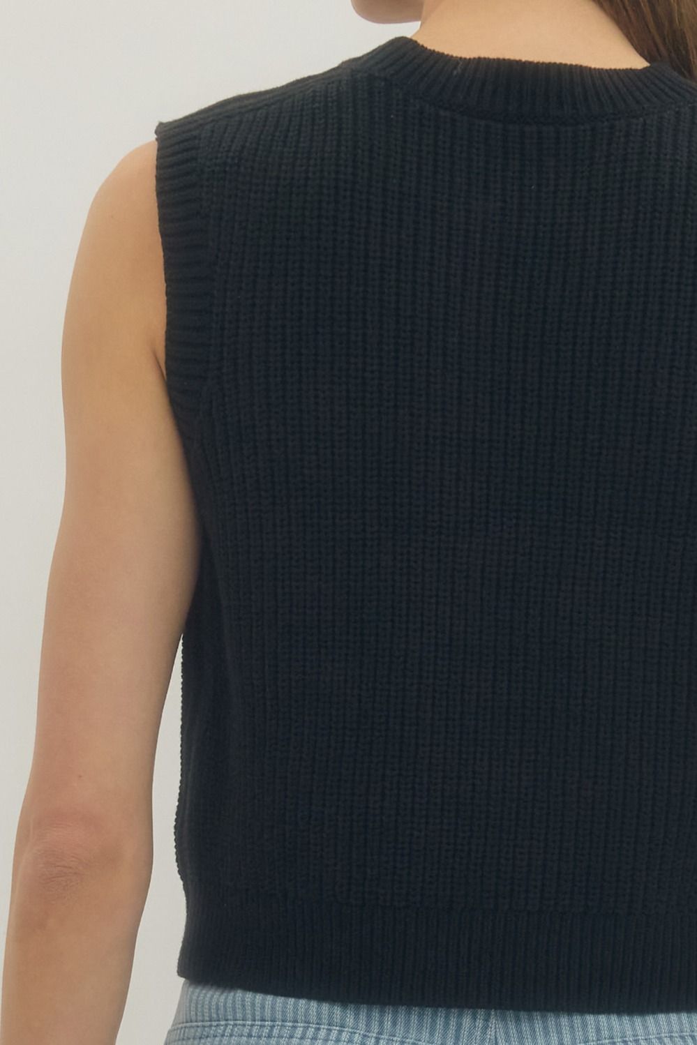 T30516 Solid Sleeveless Sweater Top