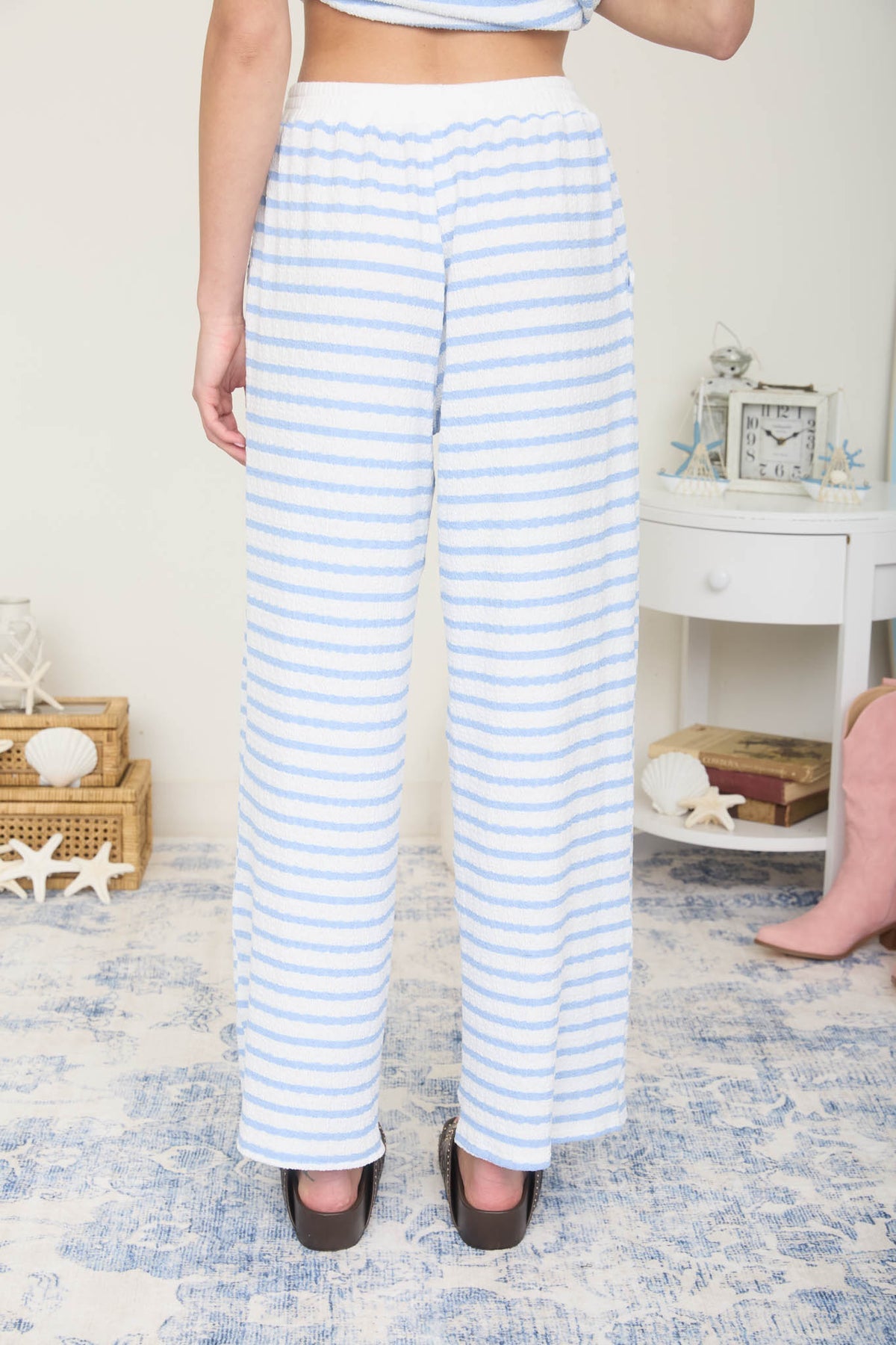 J6SX1017-B1 Textured Wide Leg Pants