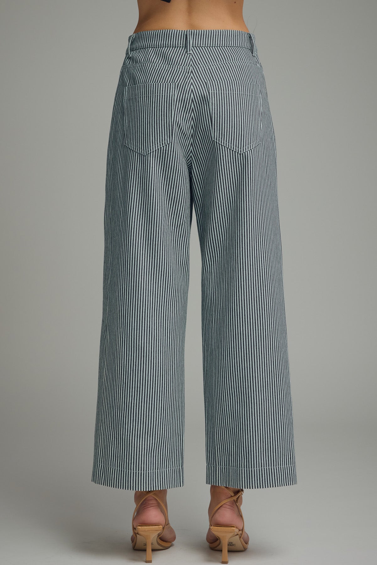 P31955 Striped Wide Leg Cropped Pants