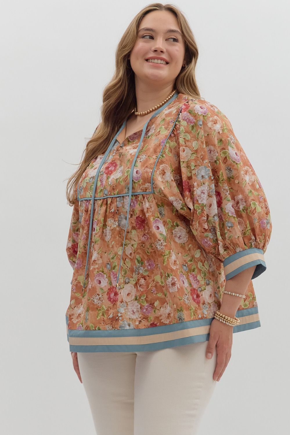 T27218P Curvy Vintage Floral Pattern Top