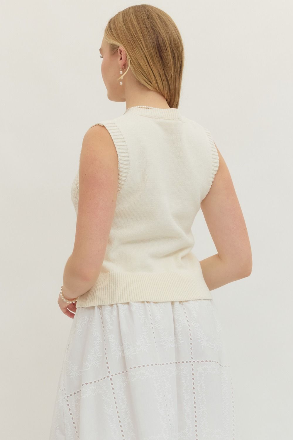 T29671 Solid Sleeveless Textured Top