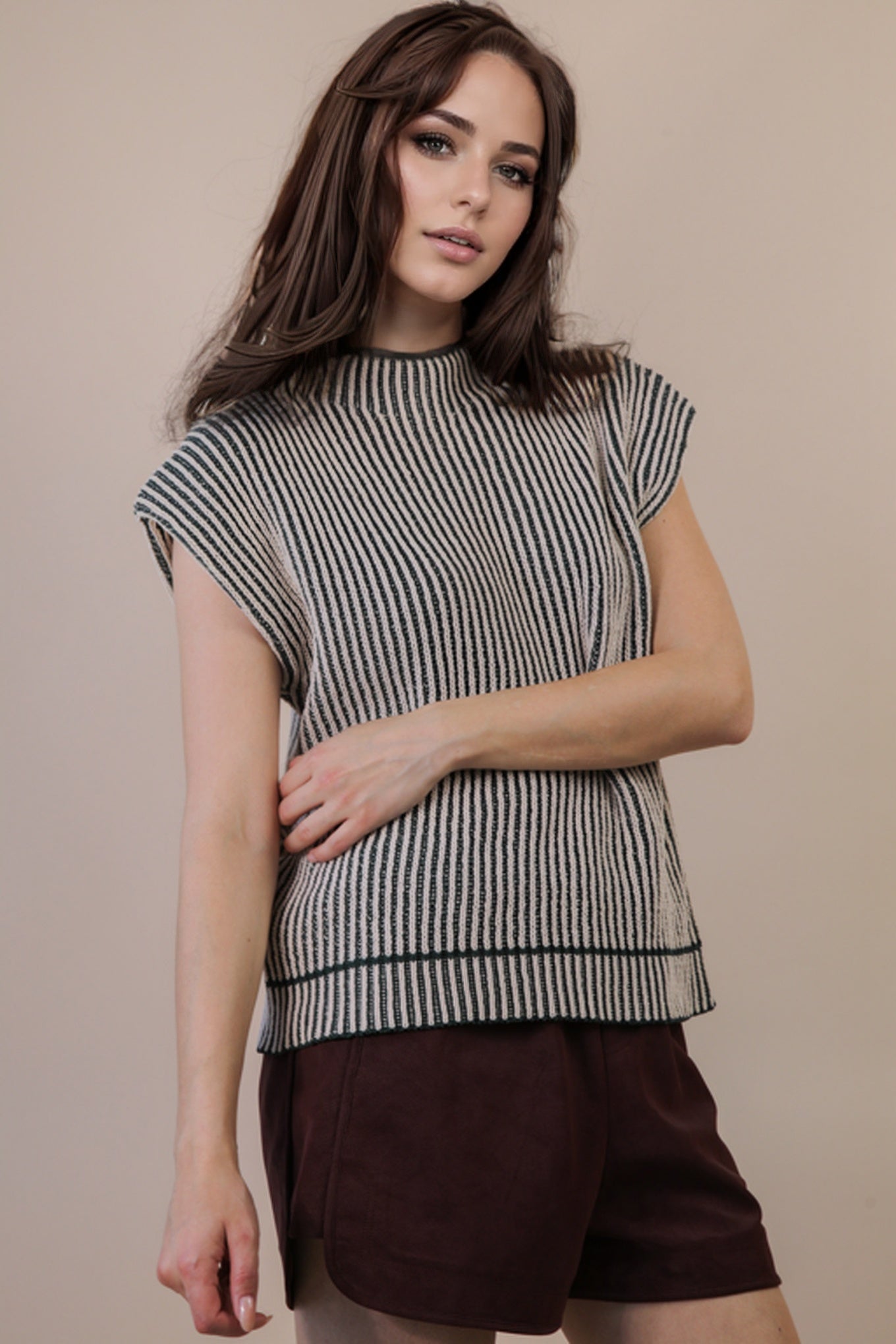 12W3388N Two Tone Ribbed Sweater Vest