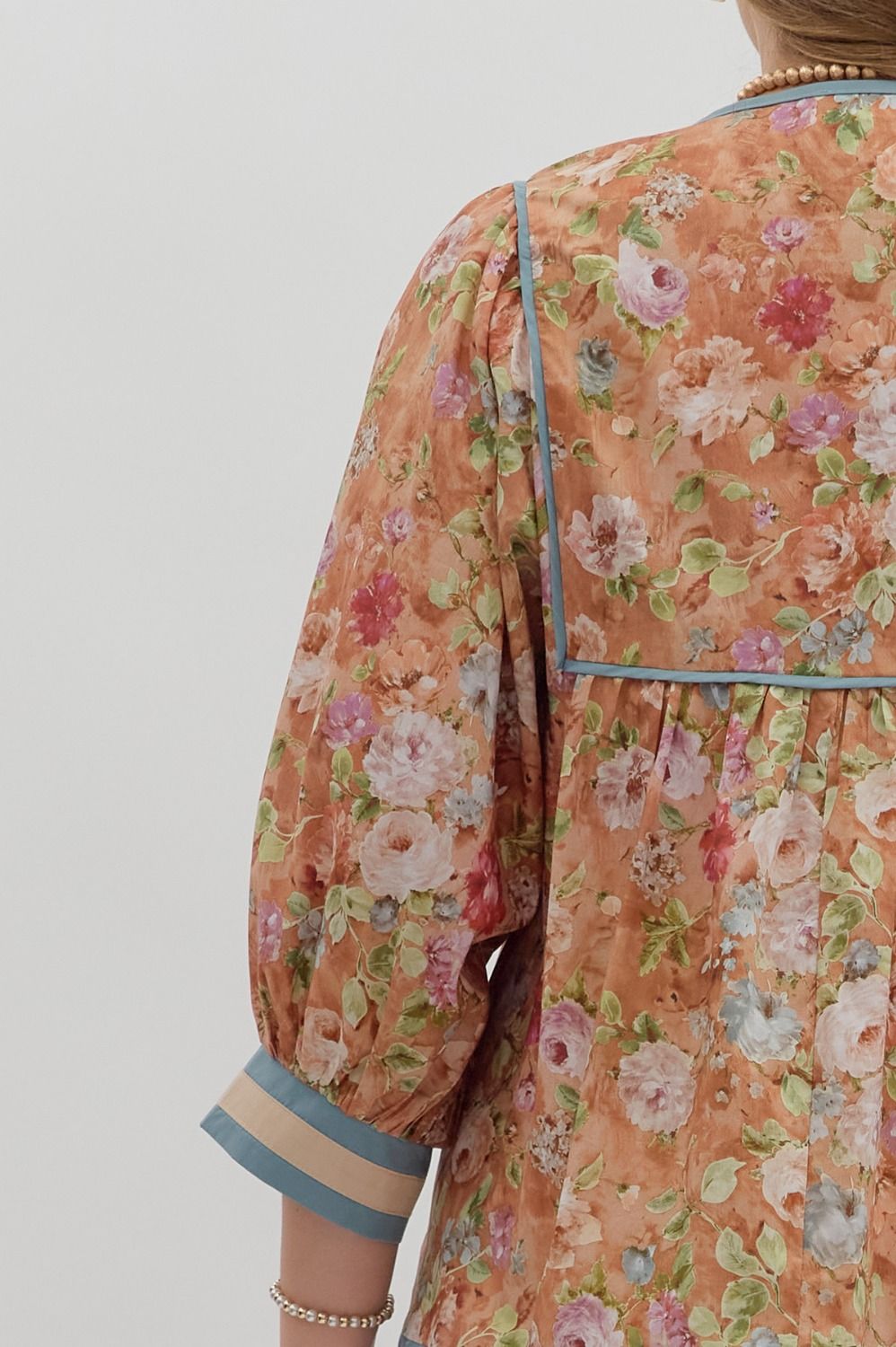 T27218P Curvy Vintage Floral Pattern Top