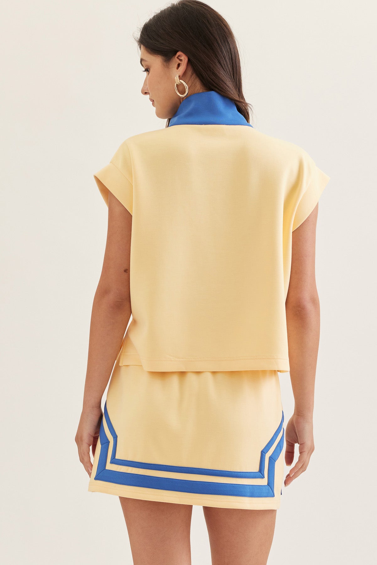 T31563 Contrast Trim Detail Top