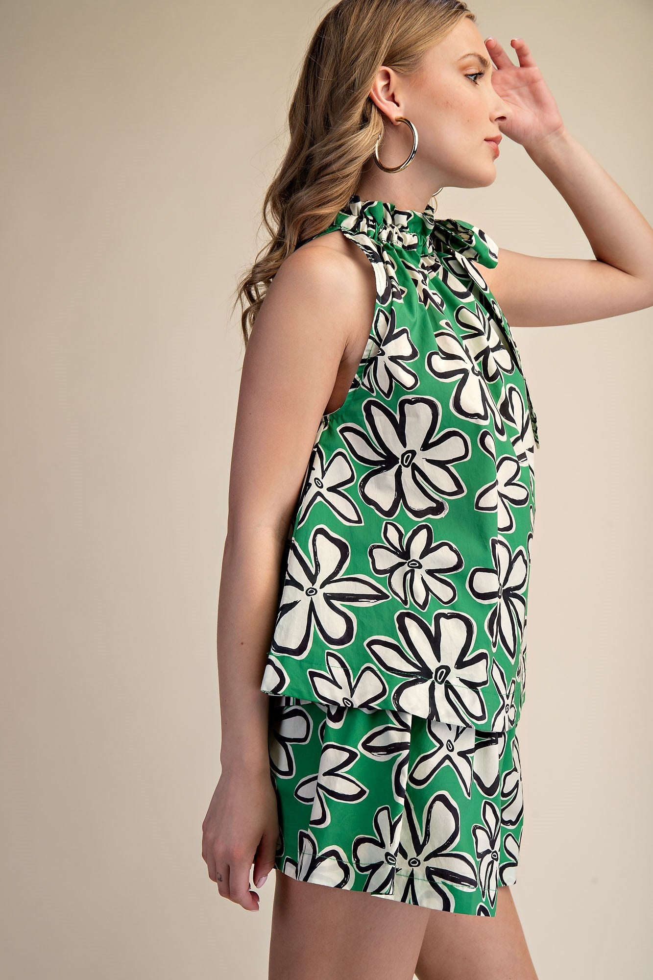 T8014 Tie Neck Sleeveless Top