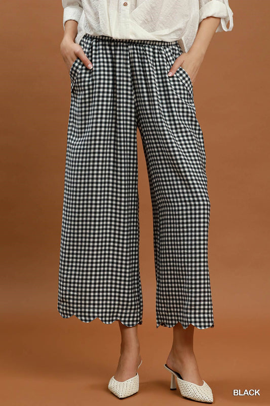 C6823 Gingham Scallop Hem Cropped Pants