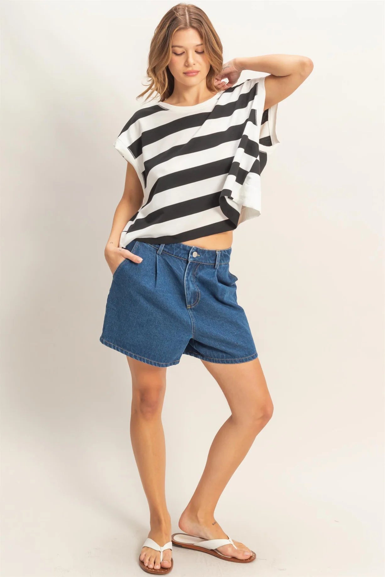 HF26C391 Striped Boxy Crew Neck Top