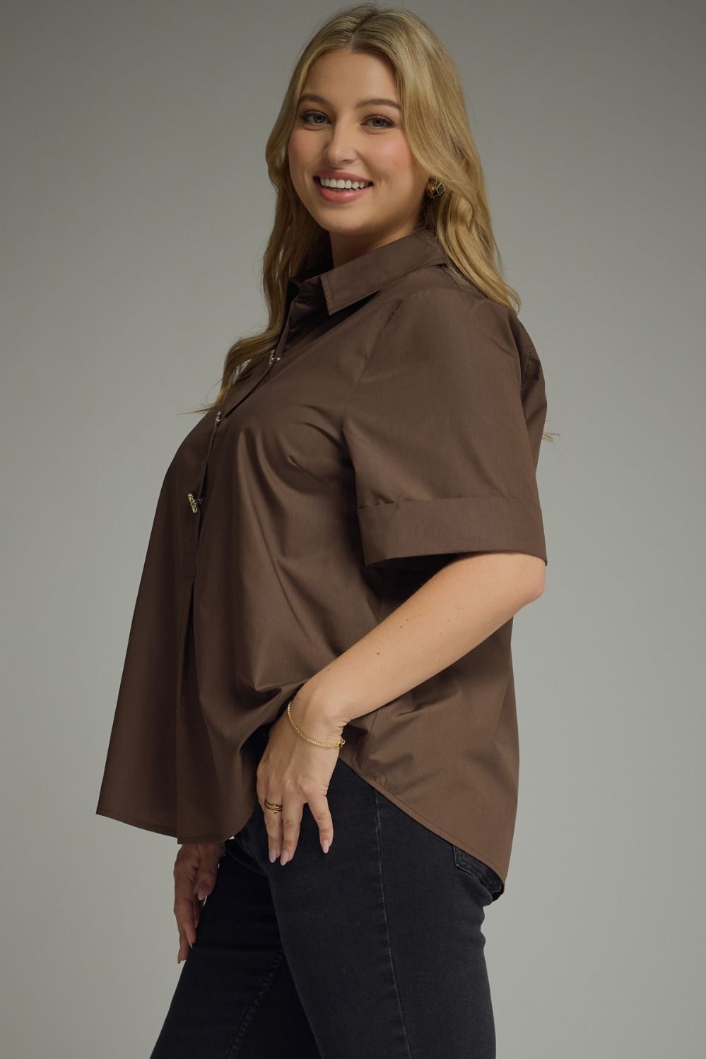 T29541P Curvy Solid Short Sleeve Top