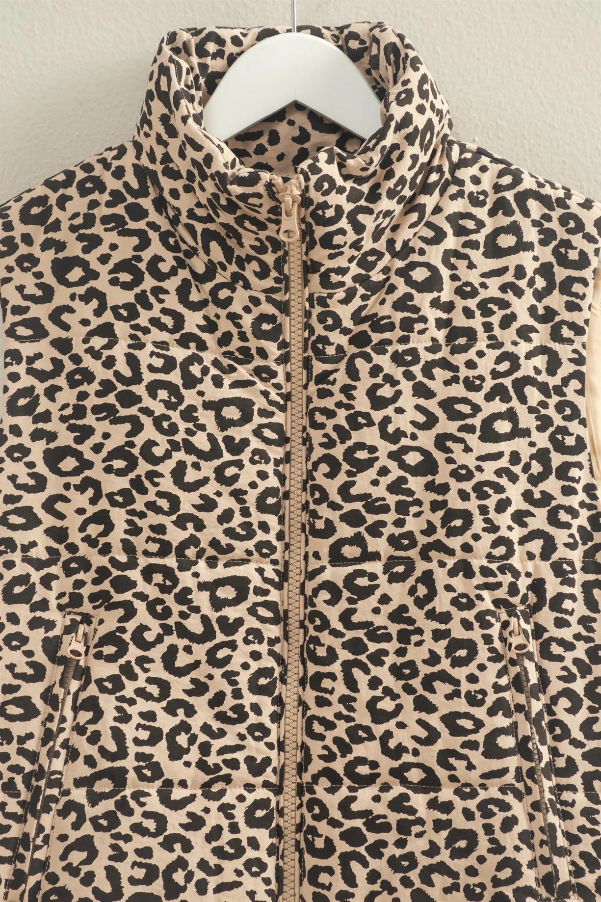 HF25E691 Leopard Print Puffer Vest