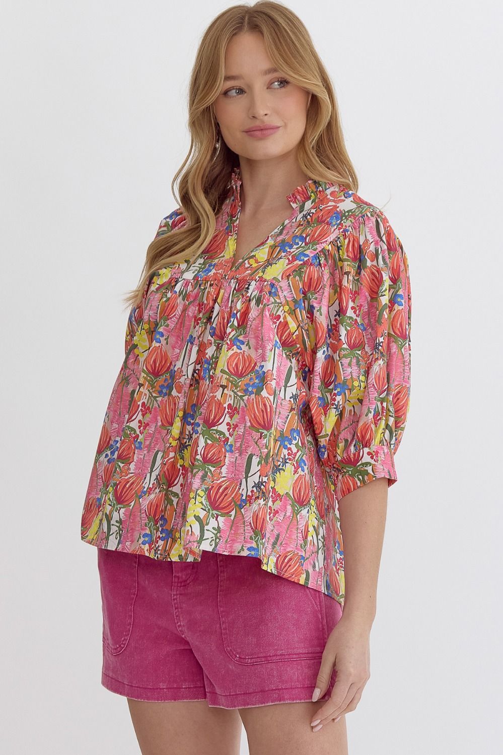 T23368P Curvy Floral Print V-Neck Top