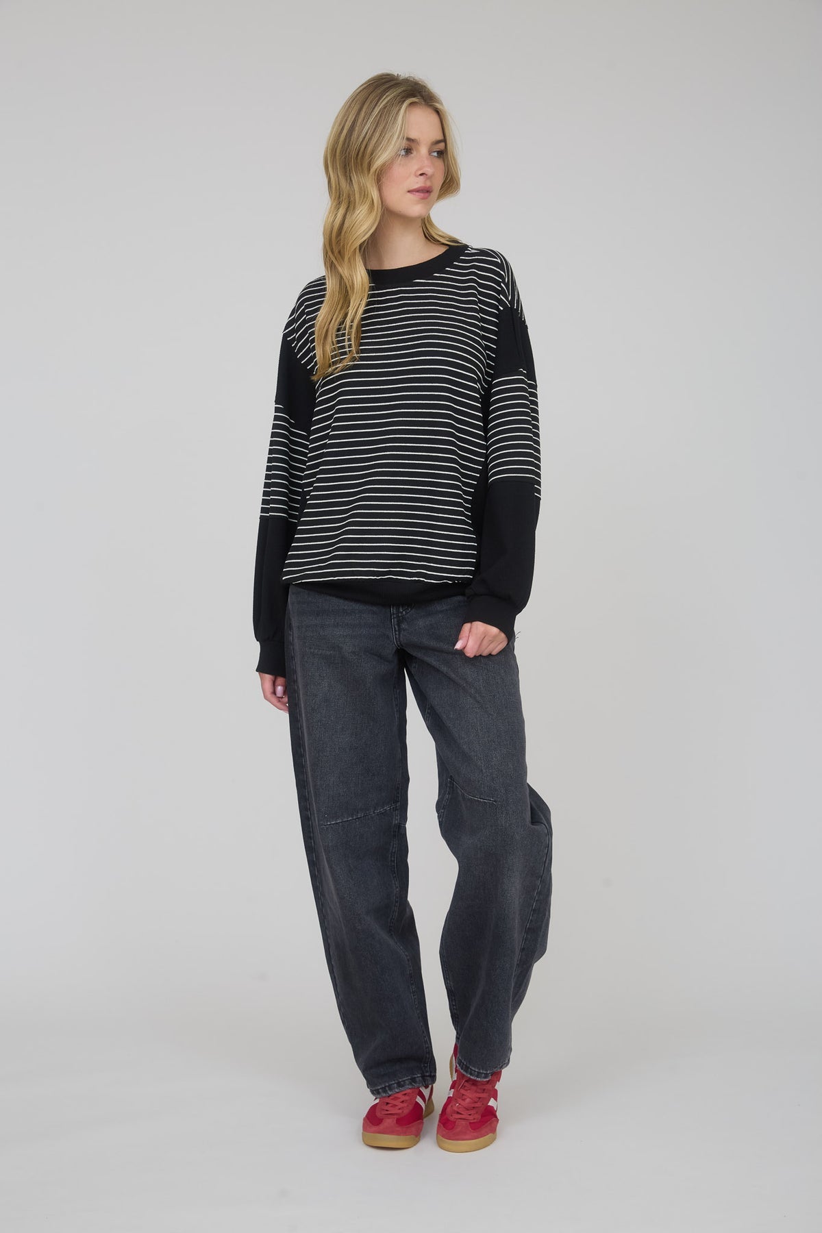 J5FT1049 Contrast Stripe Raw Edge Top