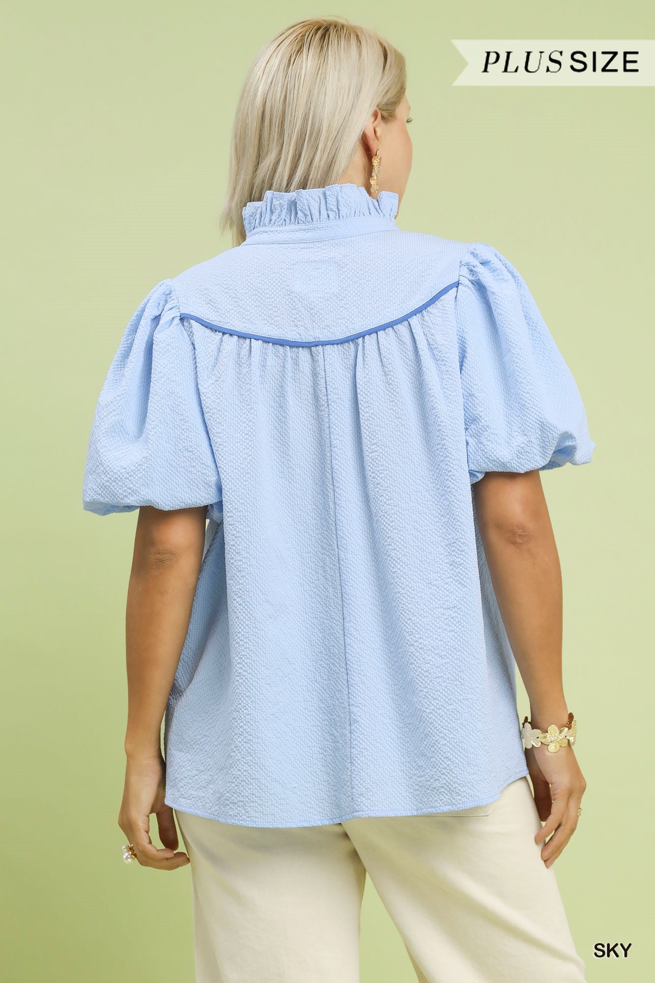 WC5907 Curvy Textured Puff Sleeve Top