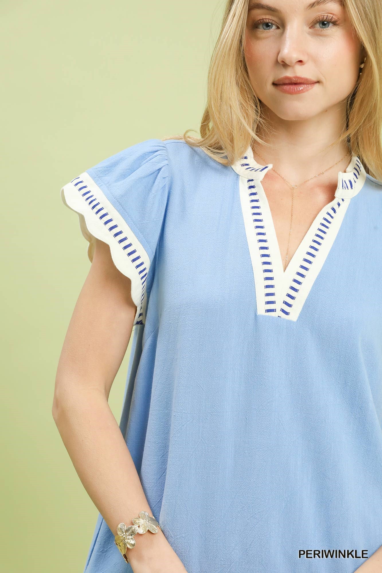 C5929 Contrast Scallop Trim Top