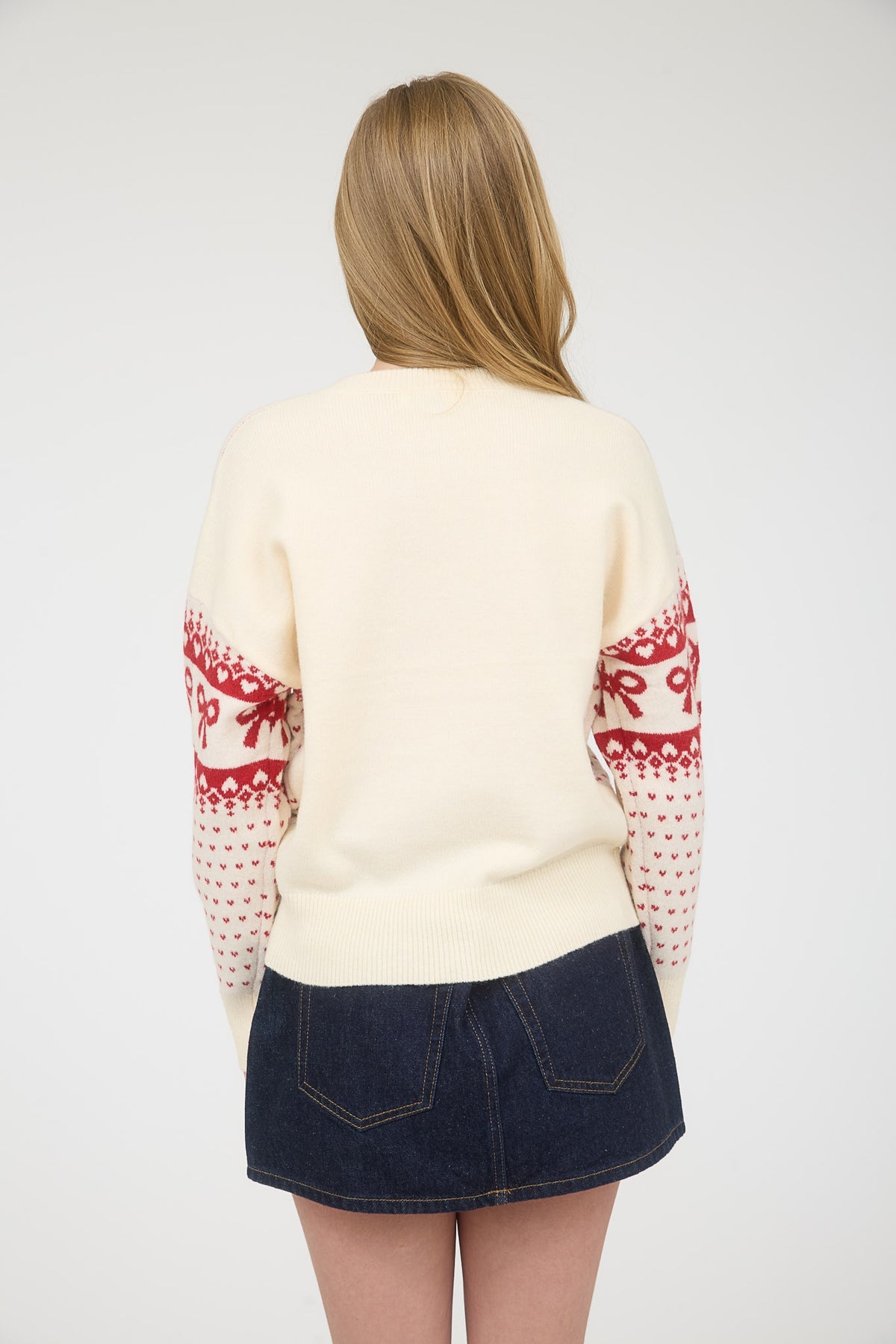 TW1965 Bow and Heart Jacquard Sweater