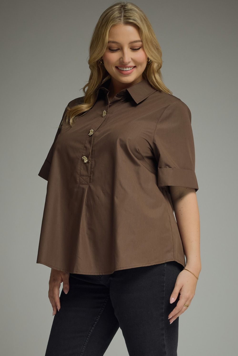 T29541P Curvy Solid Short Sleeve Top
