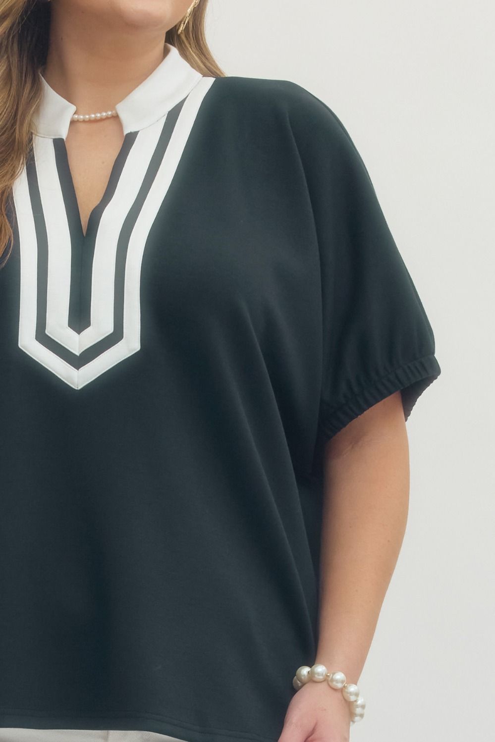 T29735P Curvy Solid Short Sleeve Top