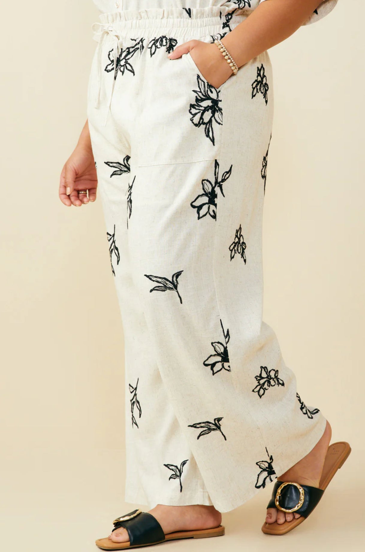 HY9513W Curvy Floral Embroidered Pants