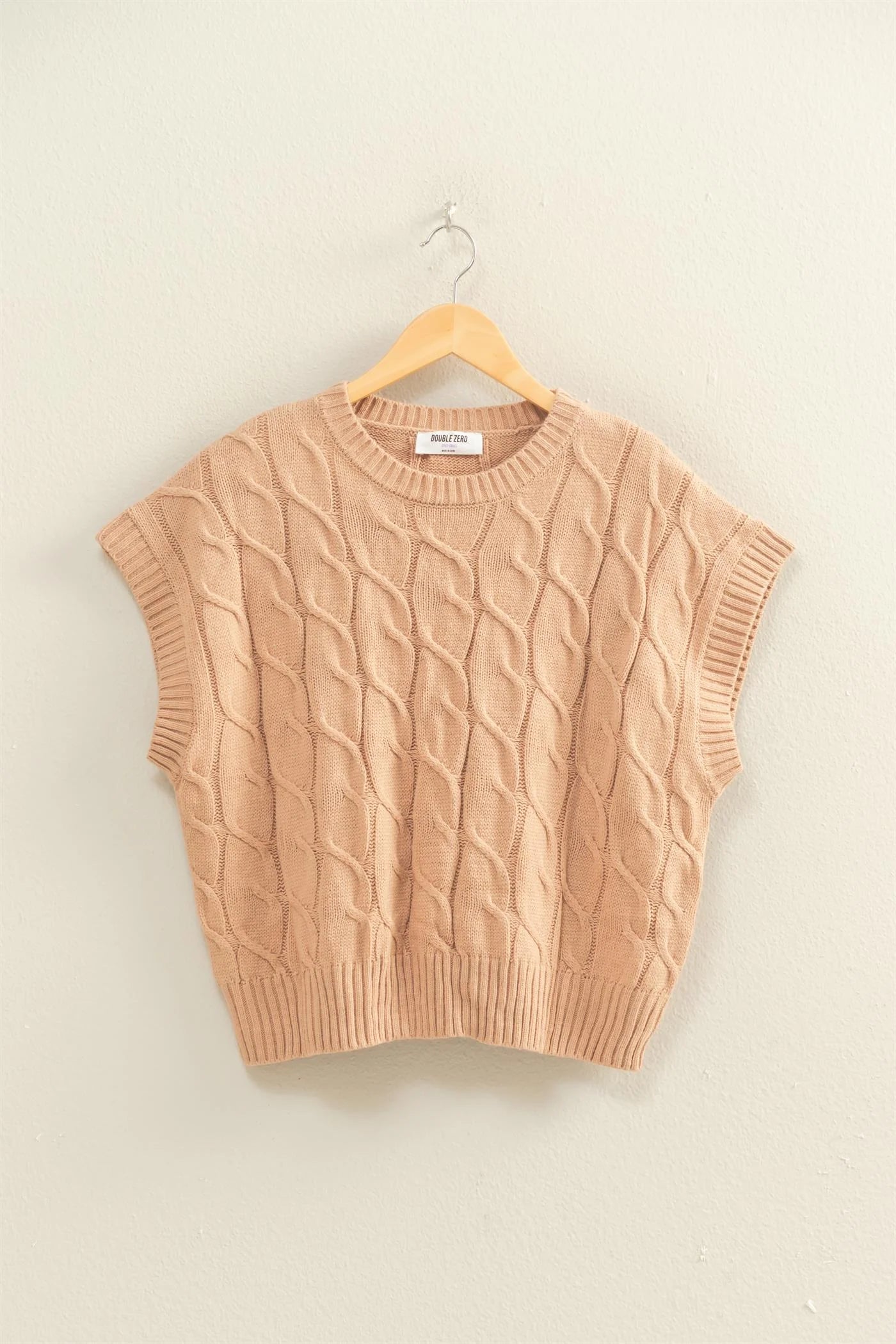 DZ25C905 Sleeveless Oversized Cable Knit Sweater Vest