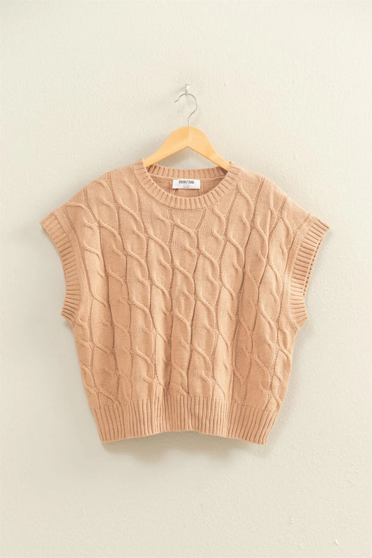 DZ25C905 Sleeveless Oversized Cable Knit Sweater Vest