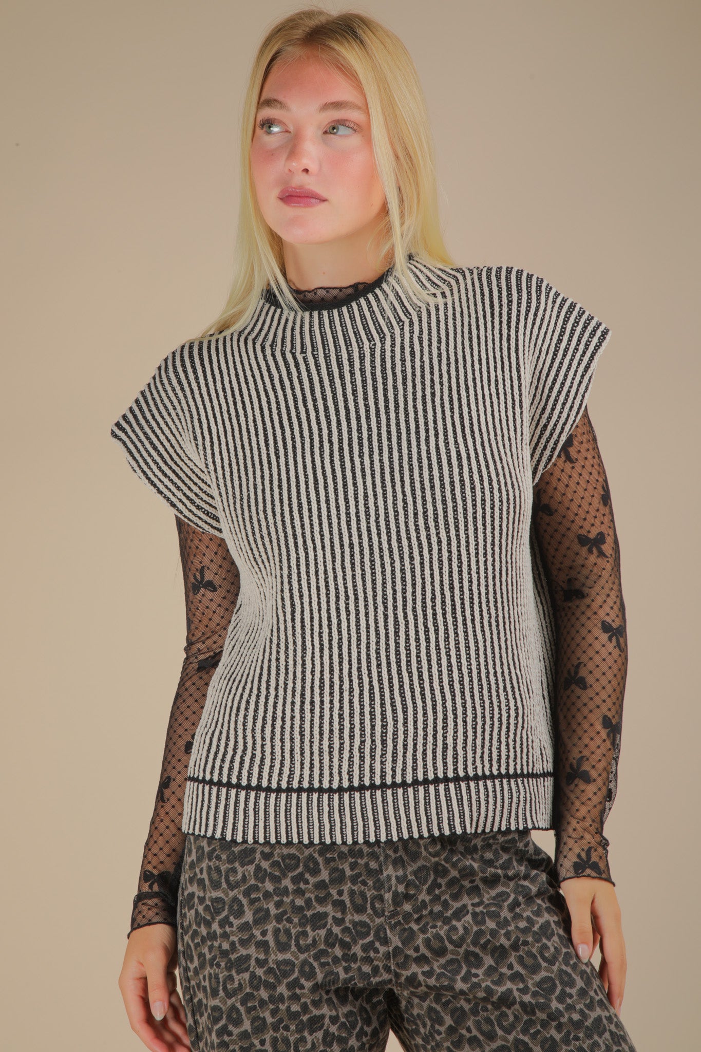 12W3388N Two Tone Ribbed Sweater Vest