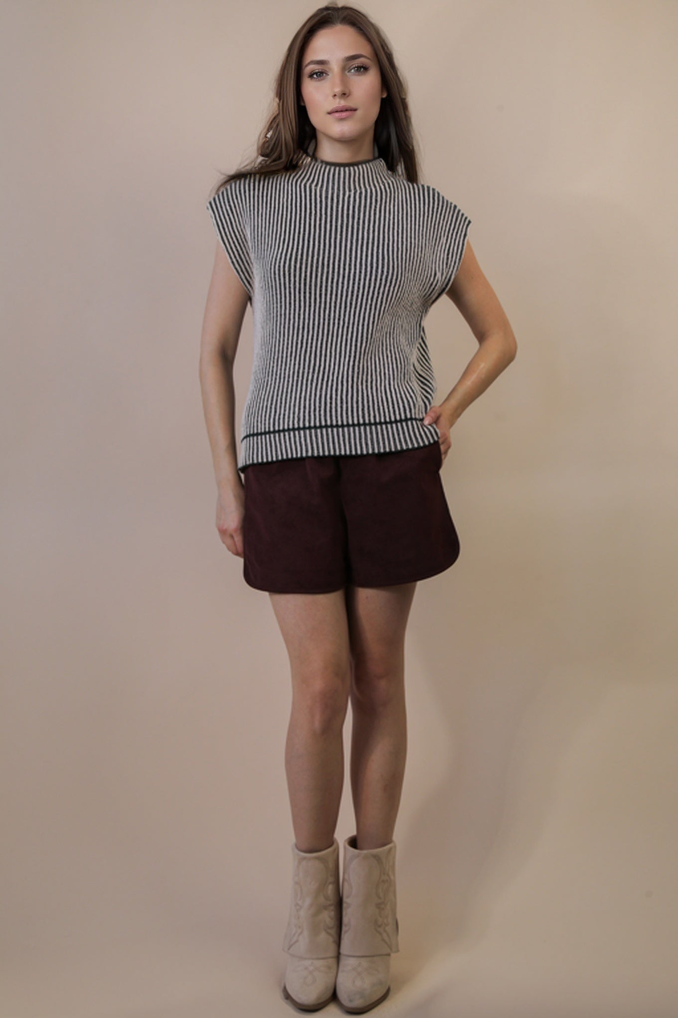 12W3388N Two Tone Ribbed Sweater Vest