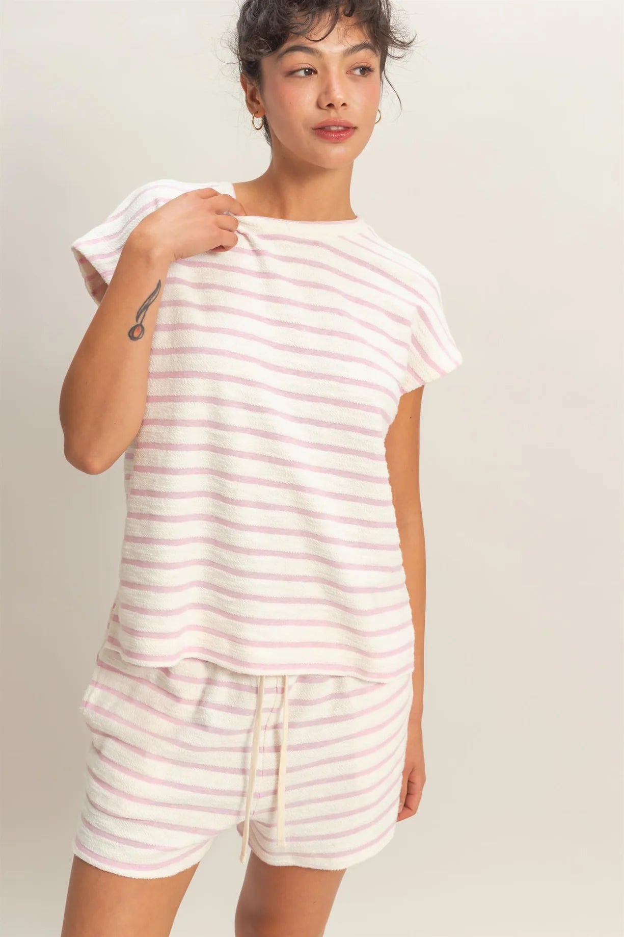 DZ26A754 Striped Short Sleeve Top