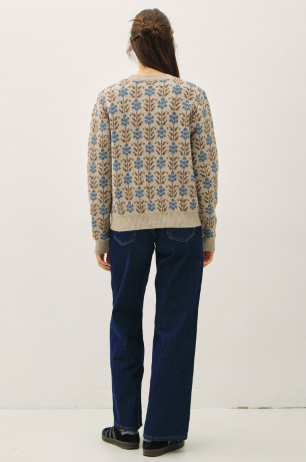 65360 Vintage Floral Jacquard Sweater