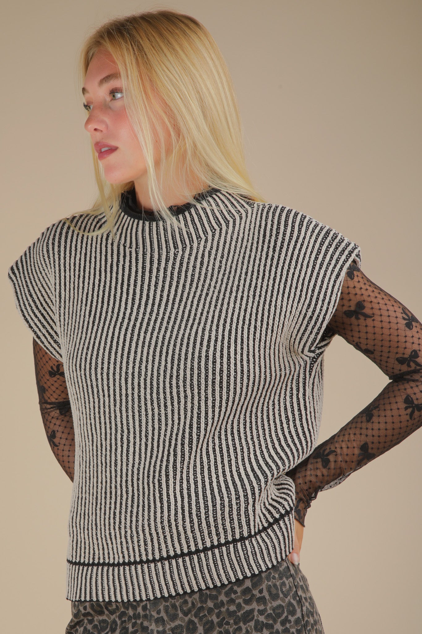 12W3388N Two Tone Ribbed Sweater Vest