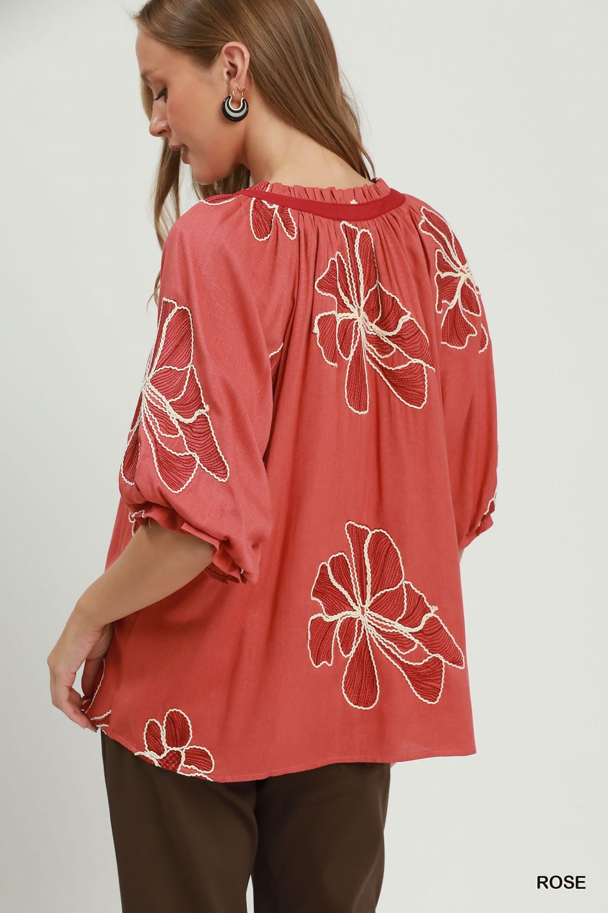 D1147 Floral Embroidered V-Neck Top