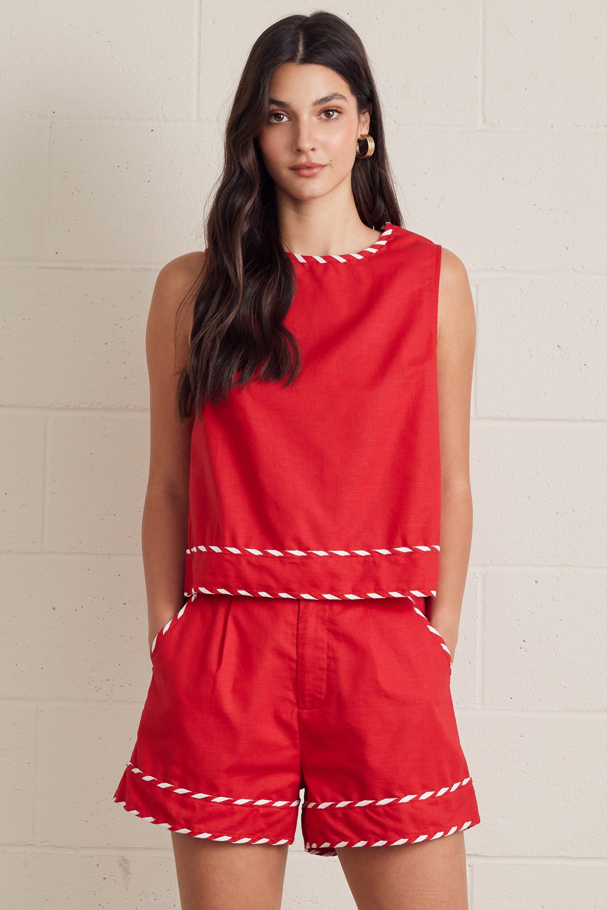T31857 Solid Sleeveless Top