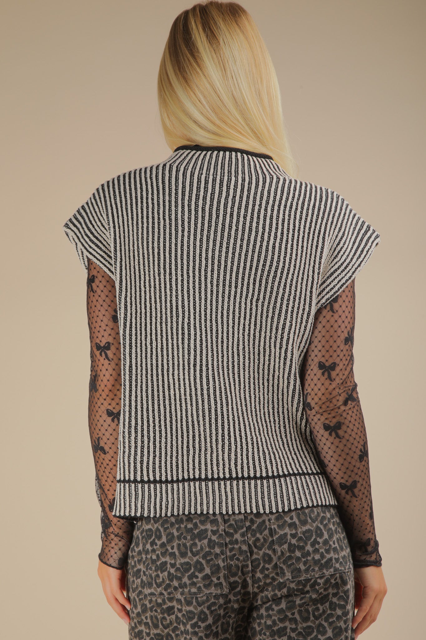 12W3388N Two Tone Ribbed Sweater Vest