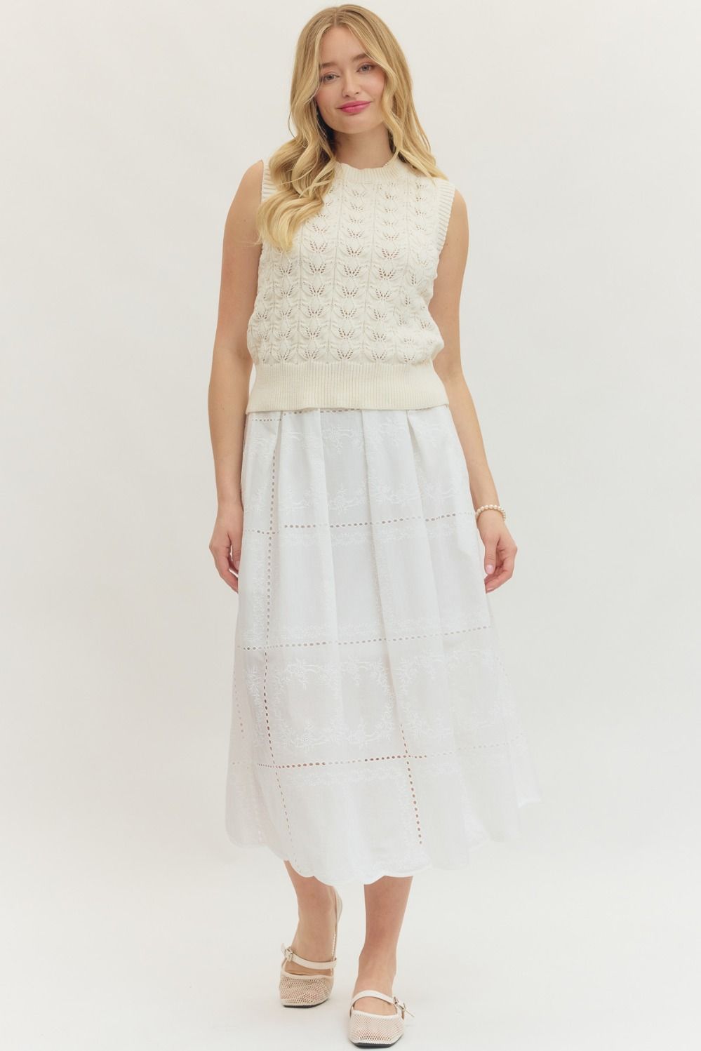 T29671 Solid Sleeveless Textured Top
