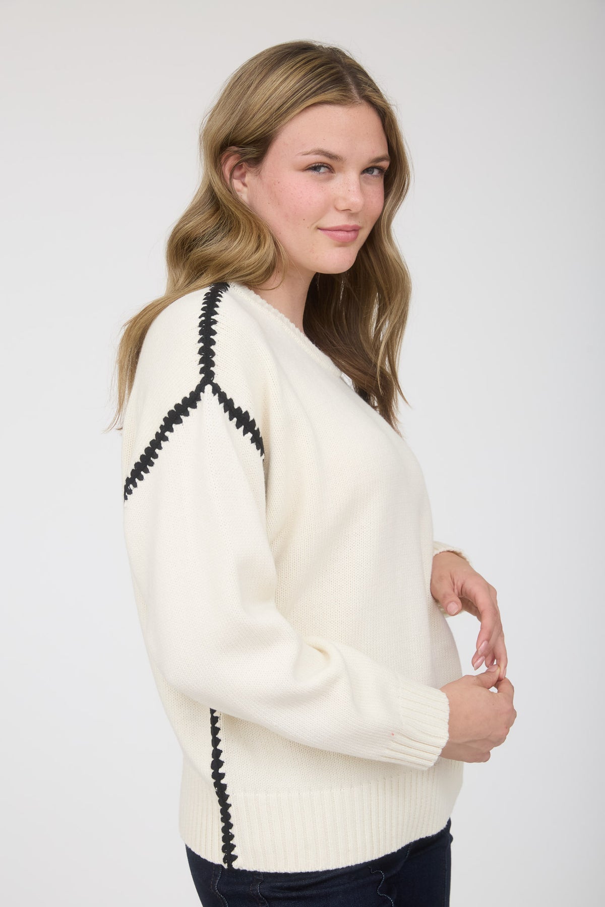 TW1987 Contrast Stitch Sweater