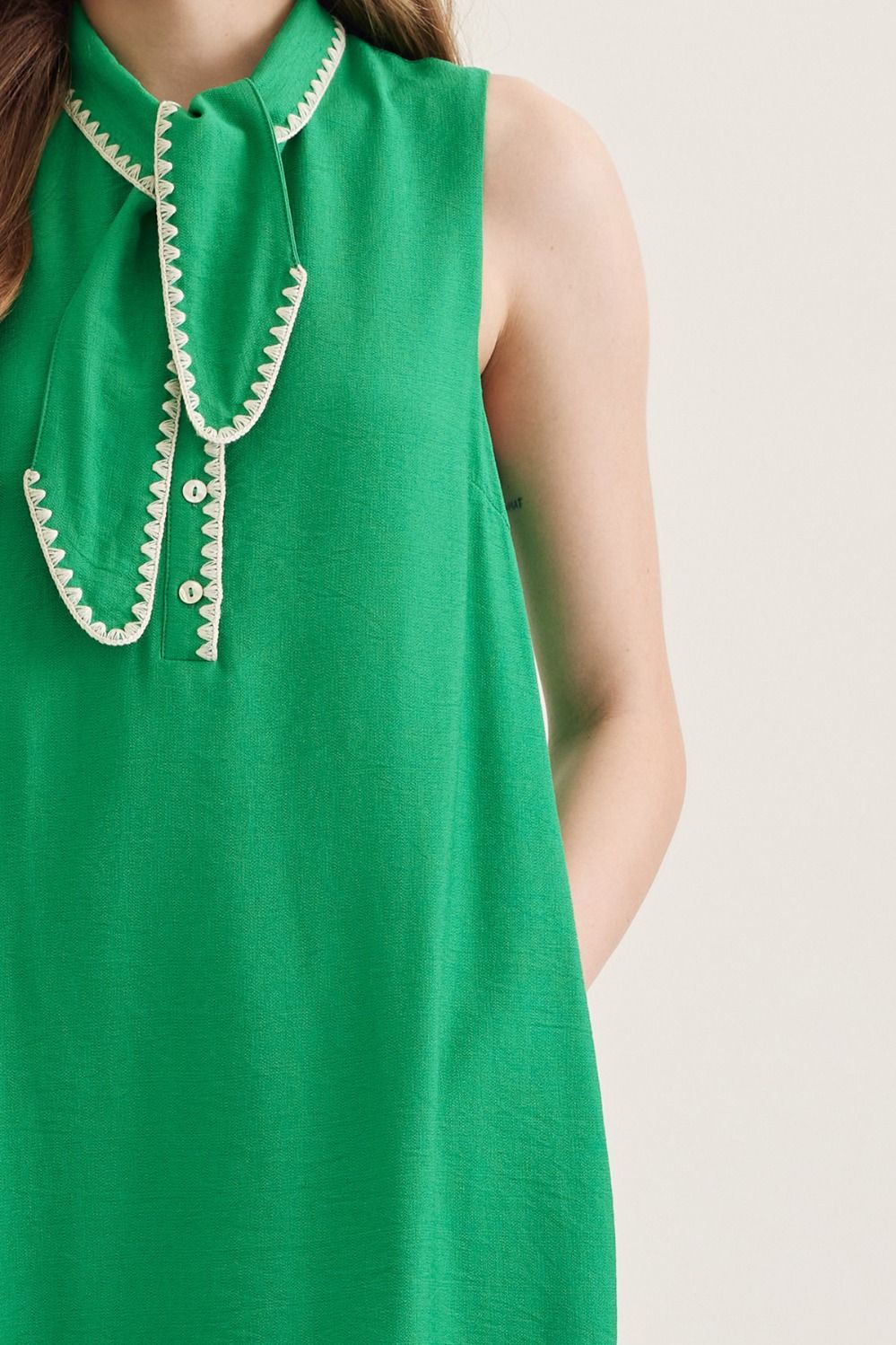 D31209 Solid Midi Dress