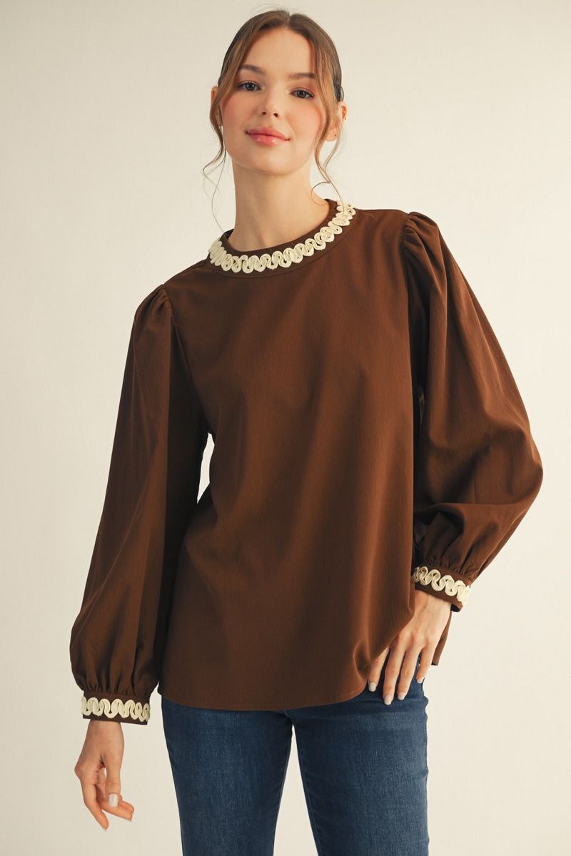 B50109 Crinkle Fabric Top