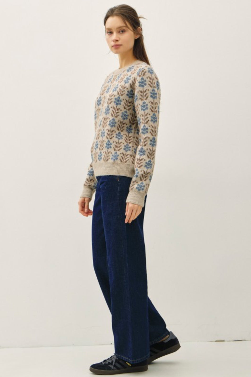 65360 Vintage Floral Jacquard Sweater