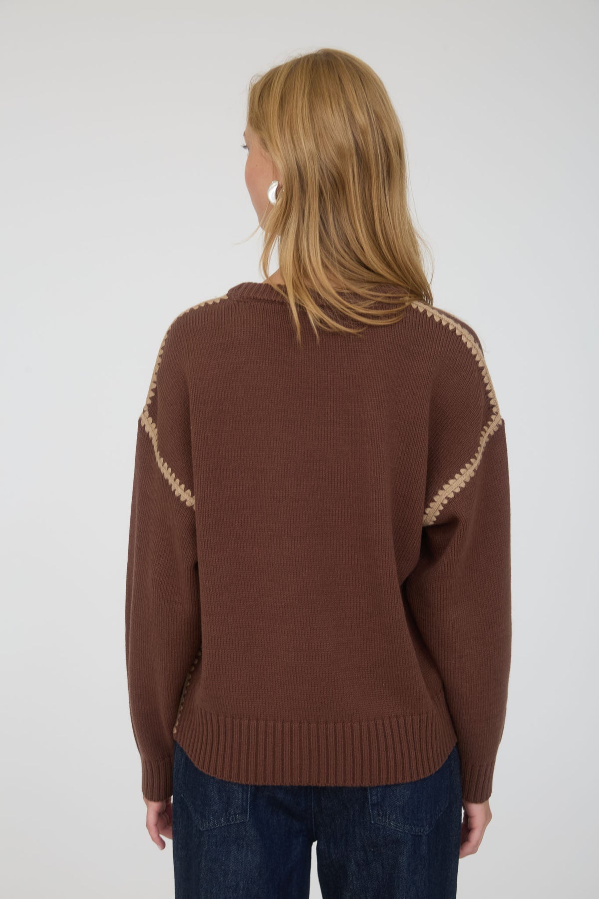 TW1987 Contrast Stitch Sweater