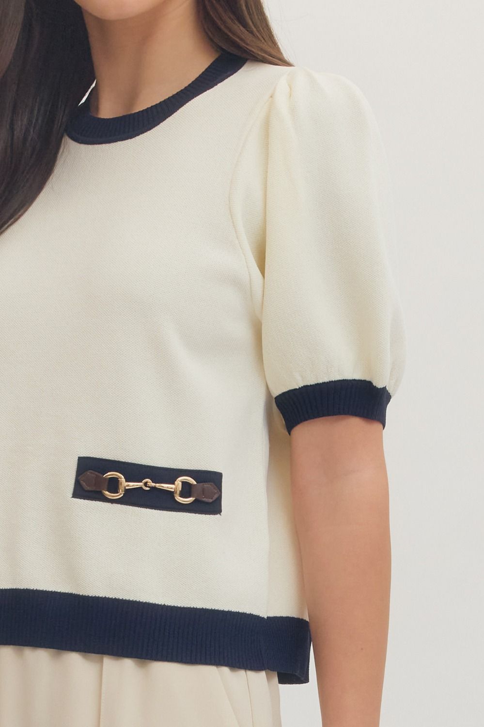 T31107 Horsebit Accent Top