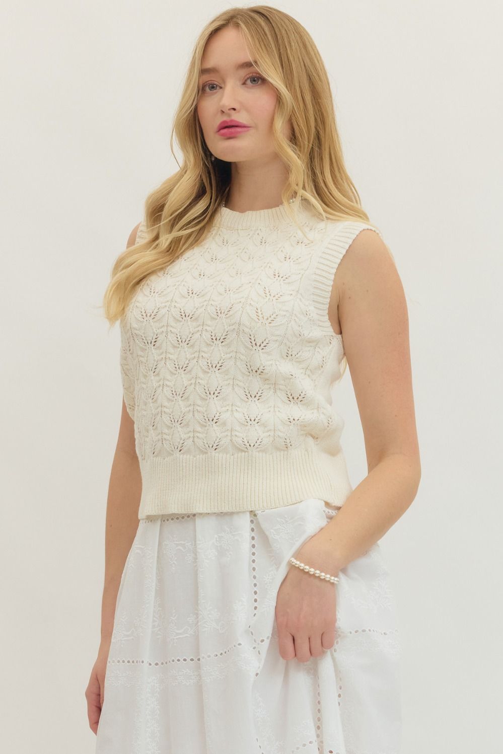 T29671 Solid Sleeveless Textured Top