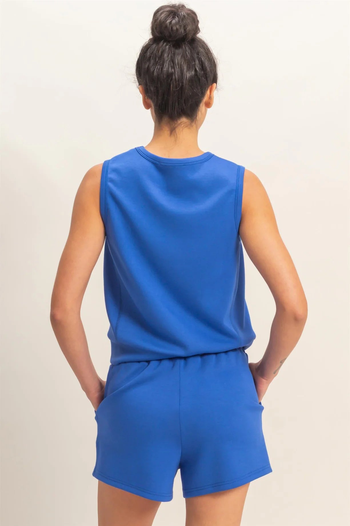 DZ26C709 Sleeveless Top